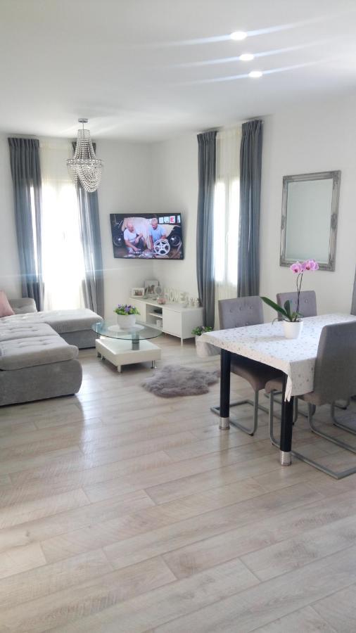 Apartment Davorka Макарска Екстериор снимка