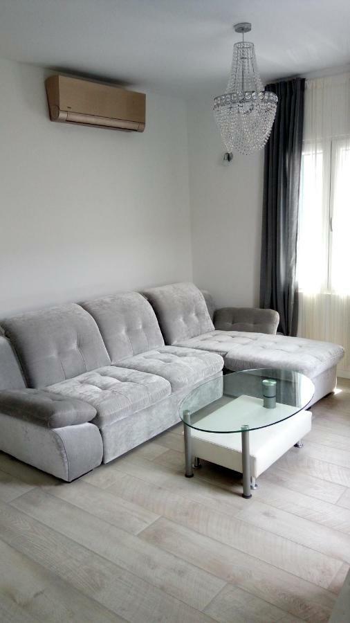 Apartment Davorka Макарска Екстериор снимка